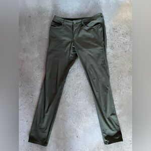 Lululemon ABC 34x34 Skinny Fit Chinos
